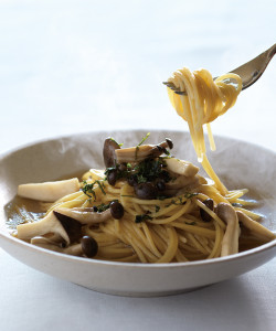 【新商品】茅乃舎 だし炊きパスタのだしとつゆ しょうゆ