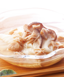 【季節限定】ほたてと椎茸の具材入り冷やしめんつゆ＜醤油味＞