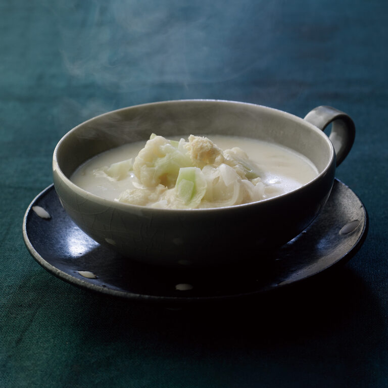 カリフラワーのミルクジンジャースープ