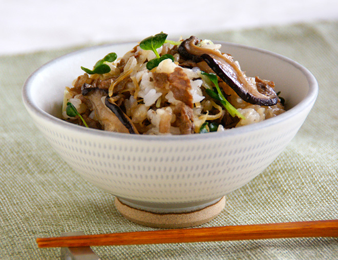 写真：牛肉と野菜の混ぜ込み御飯